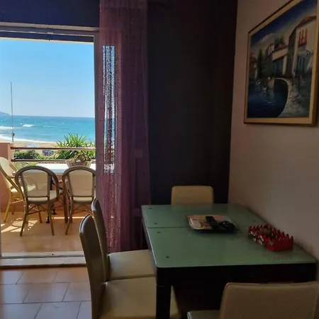 بيت للعطل Corfu Menigos